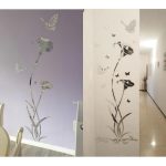 آینه آماتیس طرح گل و پروانه - نصب شده روی ستون و دیوار