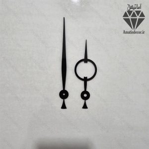 عقربه ساعت در سه رنگ طلایی و نقره ای و مشکی کد 111 - جنس مولتی استایل - طرح دار و مدرن و فانتزی - عقربه بزرگ کشیده و عقربه کوچک طرح دار و دایره یا