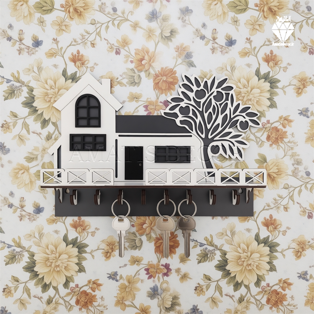 جا کلیدی دیواری طرح کلبه 8 قلاب آویز کد 101 - نمای جلو - رنگ طوسی سفید با 8 قلاب آویز از جنس چوب و طراحی زیبا کلبه و درخت