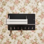 جا کلیدی دیواری باکس دار کد 107 - رنگ مشکی سفید - از نمای رو به رو با آویز کلید